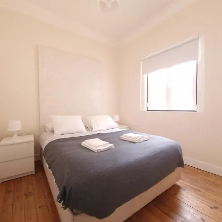 New! Cozy In The Center Apartment *